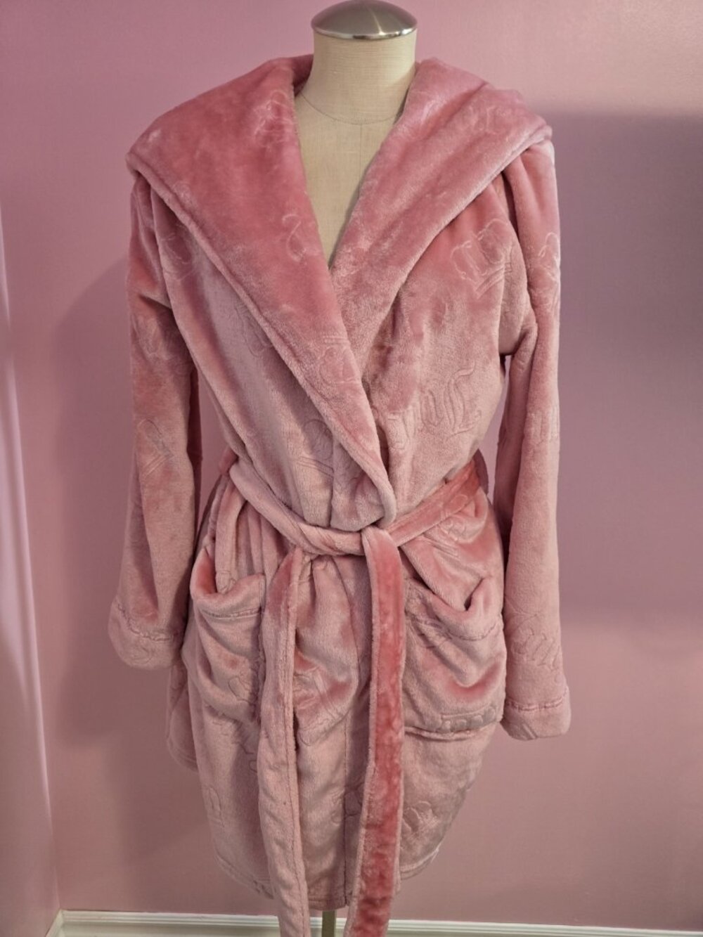 Juicy Couture Pink Plush Hooded Robe L/XL Embossed Logo Belted Soft Sleepwear - Picture 2 of 10